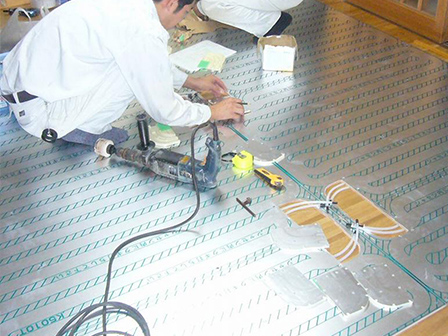温水式床暖房設備